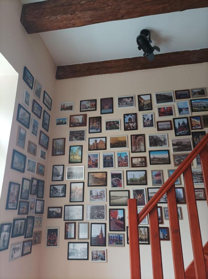 Chorni Vivtsy Apartment Chernivtsi Bagian luar foto