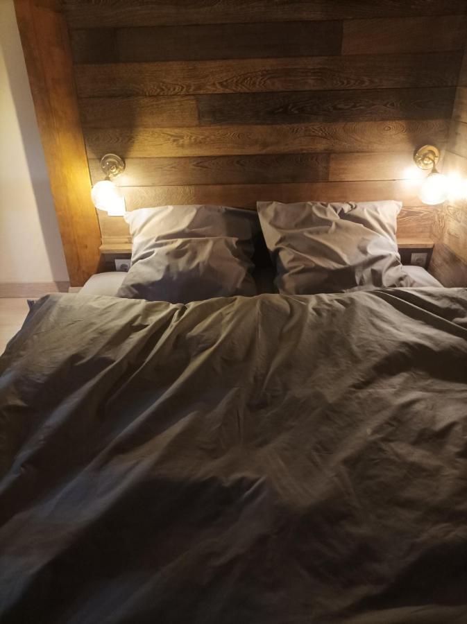 Chorni Vivtsy Apartment Chernivtsi Bagian luar foto