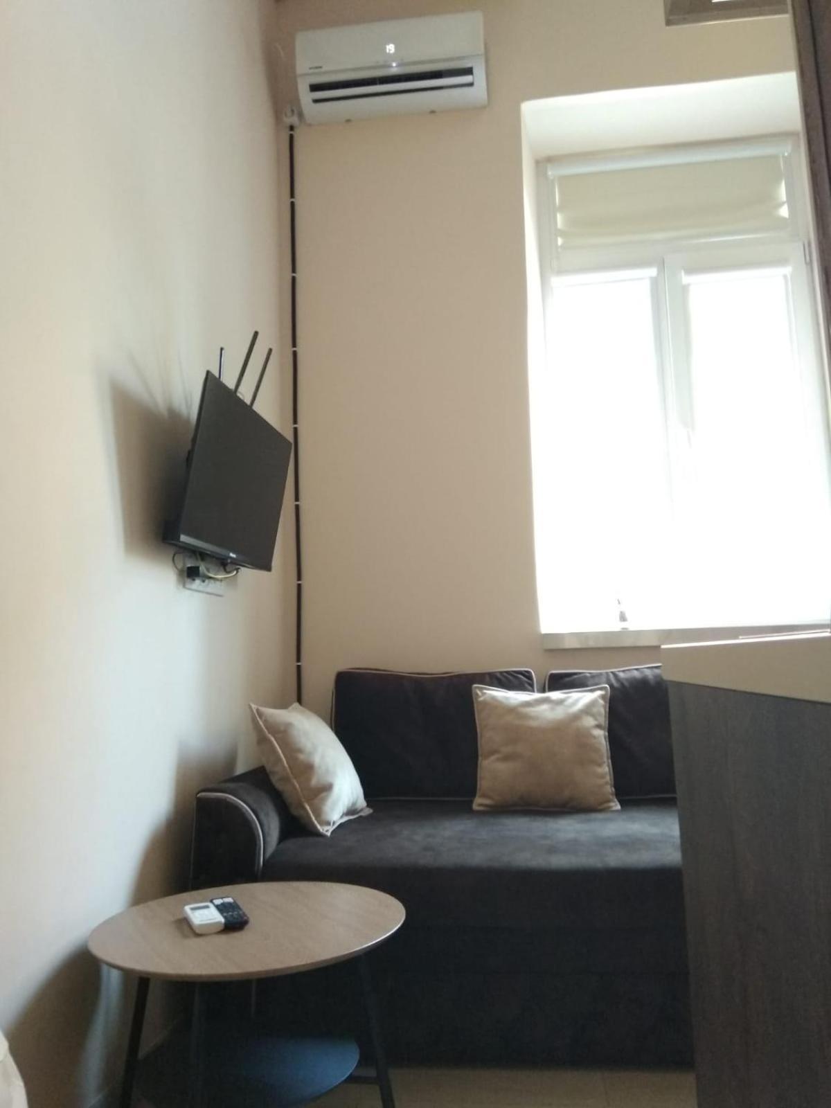 Chorni Vivtsy Apartment Chernivtsi Bagian luar foto